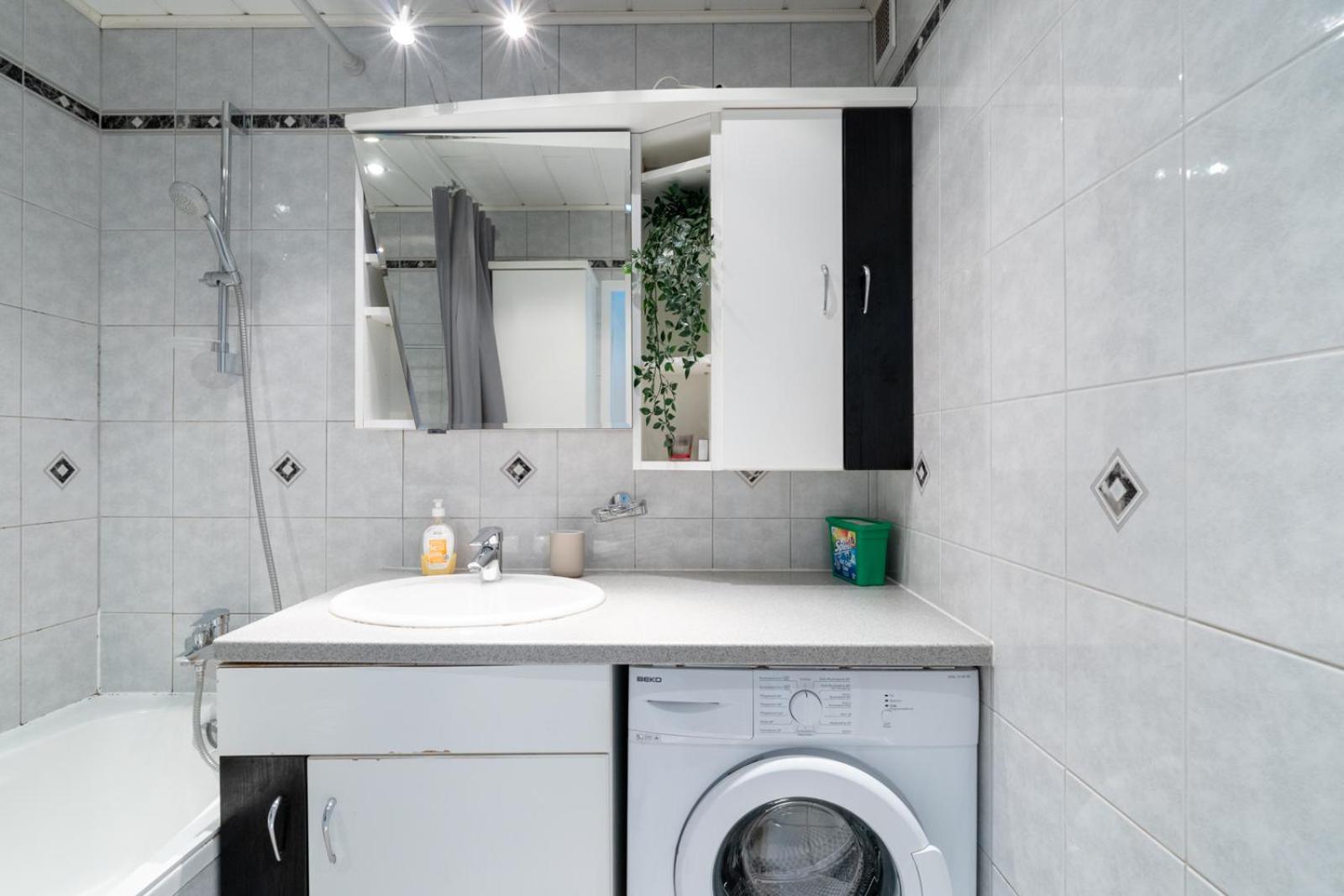 Two Bedrooms - 85 Squaremeters - 4 Min To U6 Dresdner Str Wina Bagian luar foto