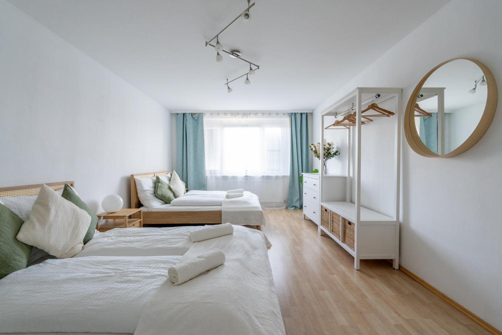 Two Bedrooms - 85 Squaremeters - 4 Min To U6 Dresdner Str Wina Bagian luar foto