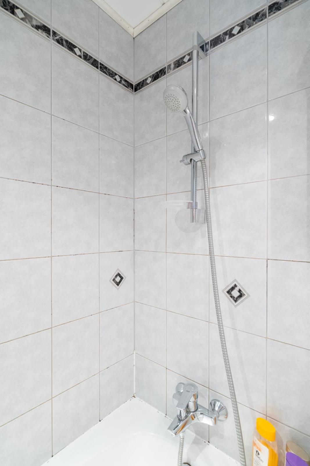 Two Bedrooms - 85 Squaremeters - 4 Min To U6 Dresdner Str Wina Bagian luar foto