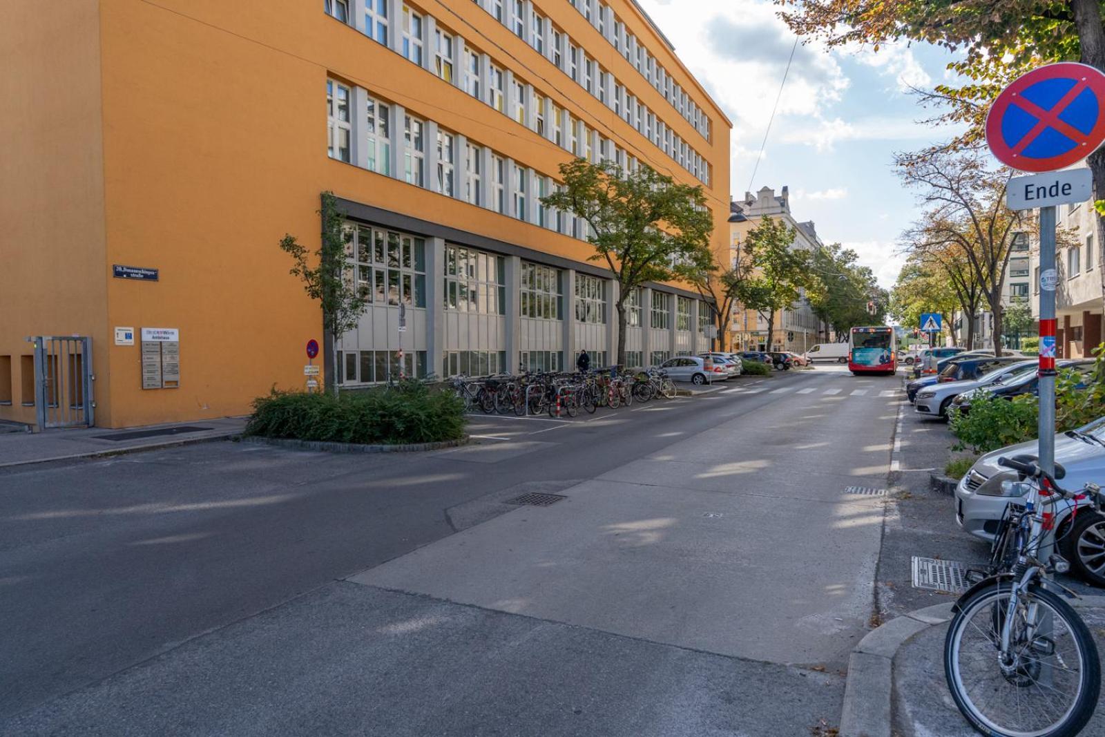 Two Bedrooms - 85 Squaremeters - 4 Min To U6 Dresdner Str Wina Bagian luar foto