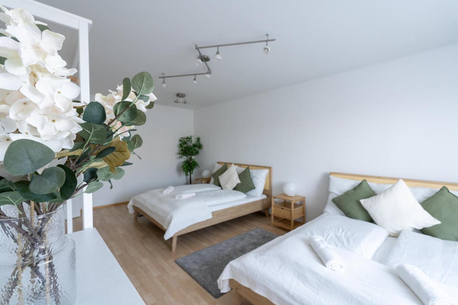 Two Bedrooms - 85 Squaremeters - 4 Min To U6 Dresdner Str Wina Bagian luar foto